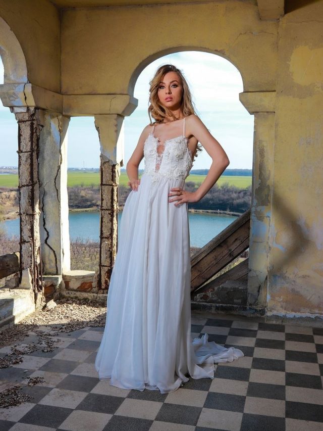 Gabrielle rochie de mireasa simpla a fost creata special pentru femeia care viseaza la o nunta pe malul marii